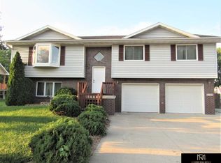 2124 Dawn Dr, Crete, NE 68333