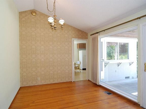 5th image of 1529 Aster Ln