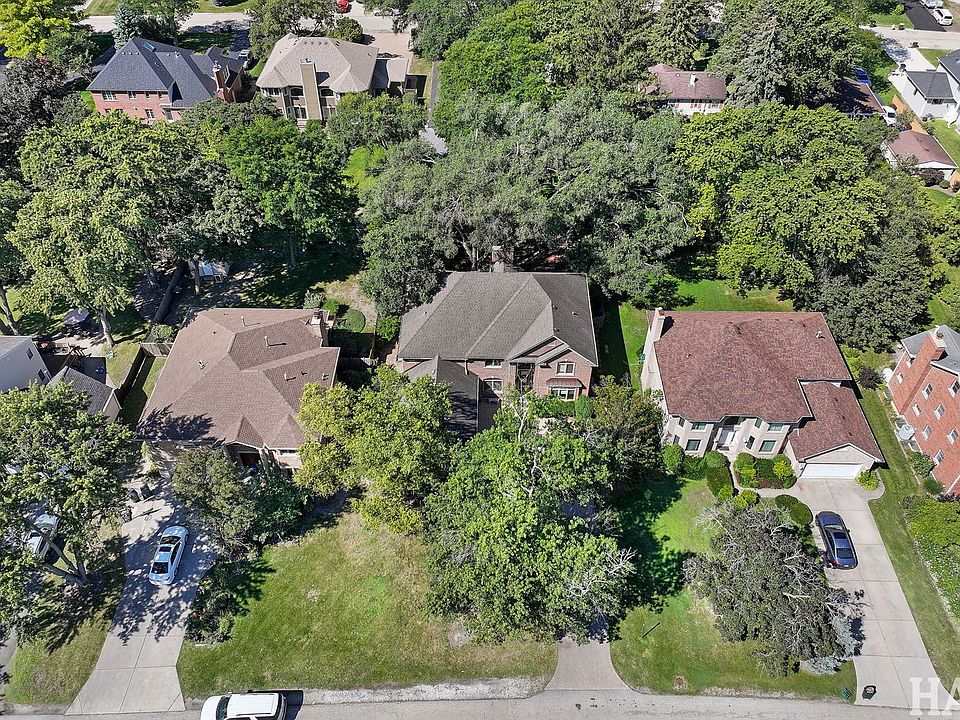 2nd image of 608 Glenwood Ln