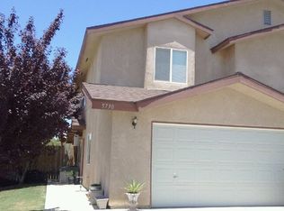 5730 Castlegate Ln, Bakersfield, CA