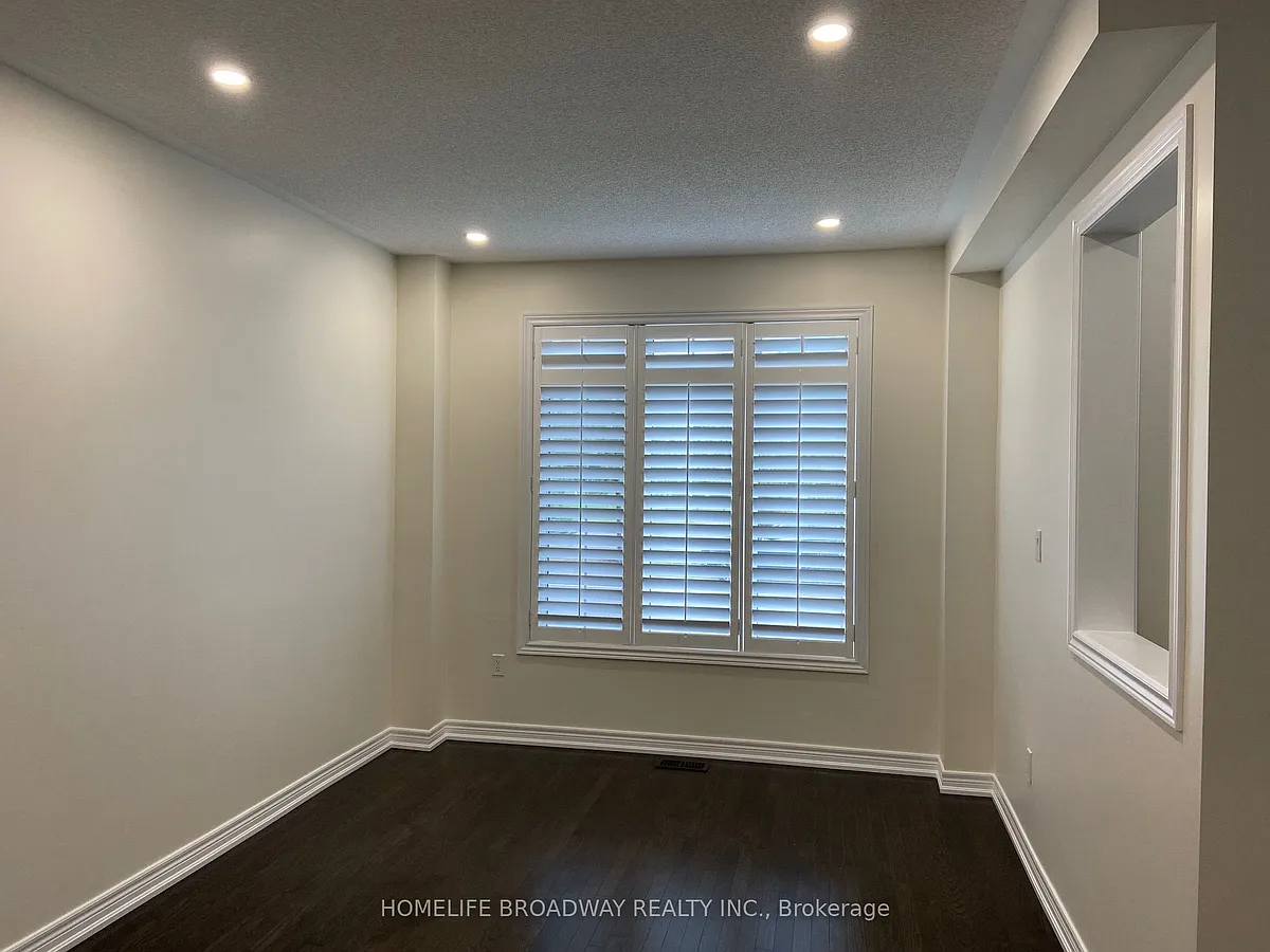 Building Photo - 878 Castlemore Ave