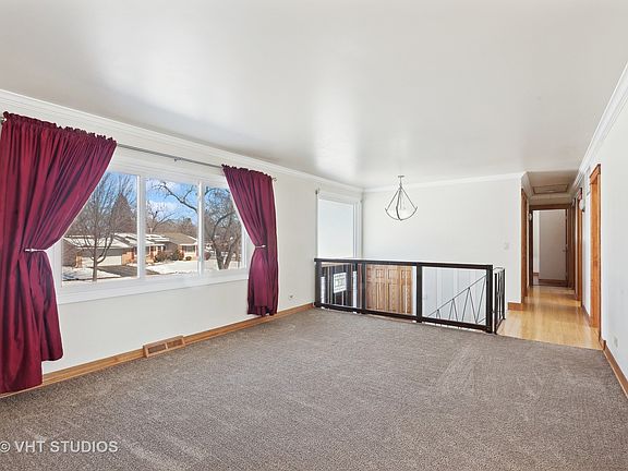 5th image of 2717 Woodridge Dr