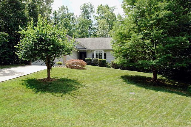 1st image of 109 Anglewood Dr
