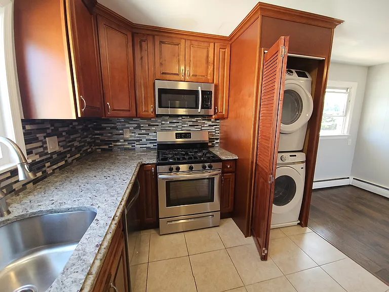 32 John St #2 — Photo 10