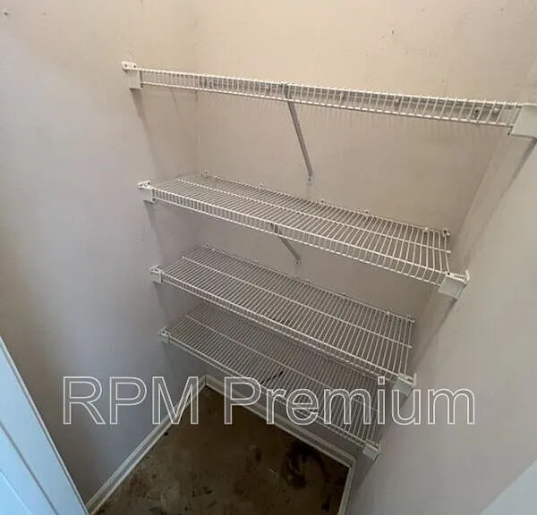 5557 Arialo Dr — Photo 12