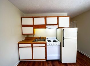 1202 D St APT C4, Waynesboro, VA 22980