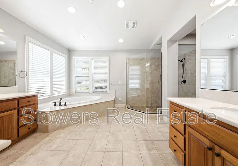 3315 Ashbourne Cir — Photo 68