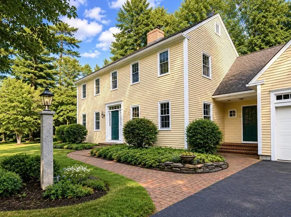 39 Village Woods Circle, Gorham, ME 04038