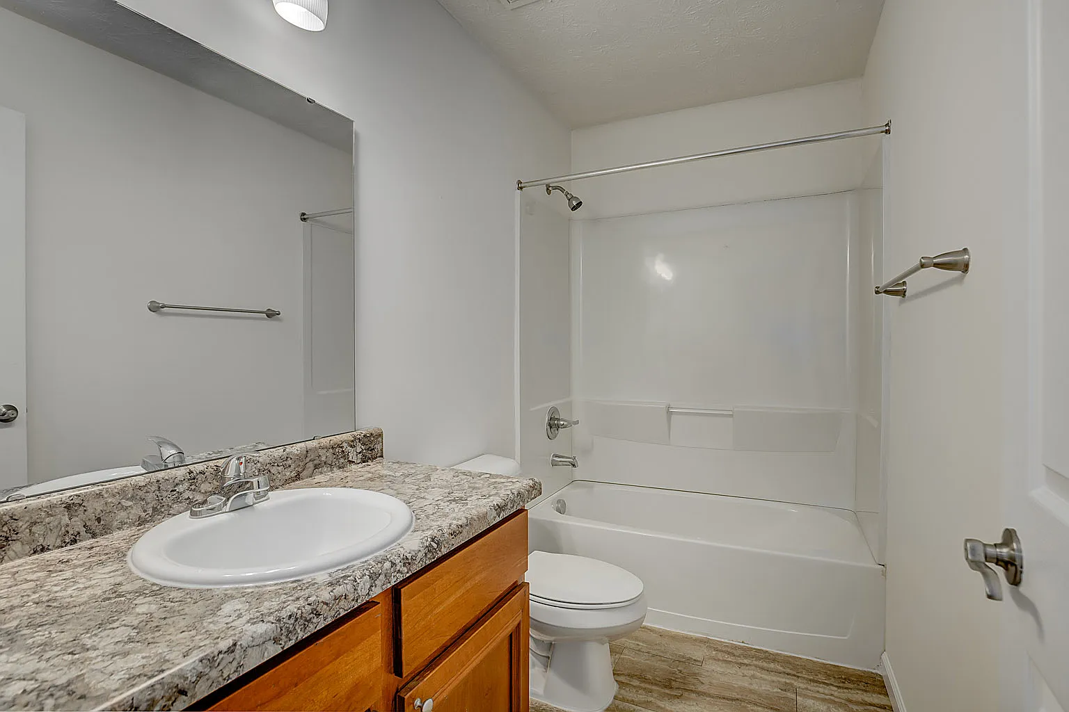 3 bed, 2.5 bath, 1700 sqft, $1,895 — Photo 4