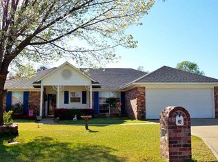 24 Lacey St, Hooks, TX 75561