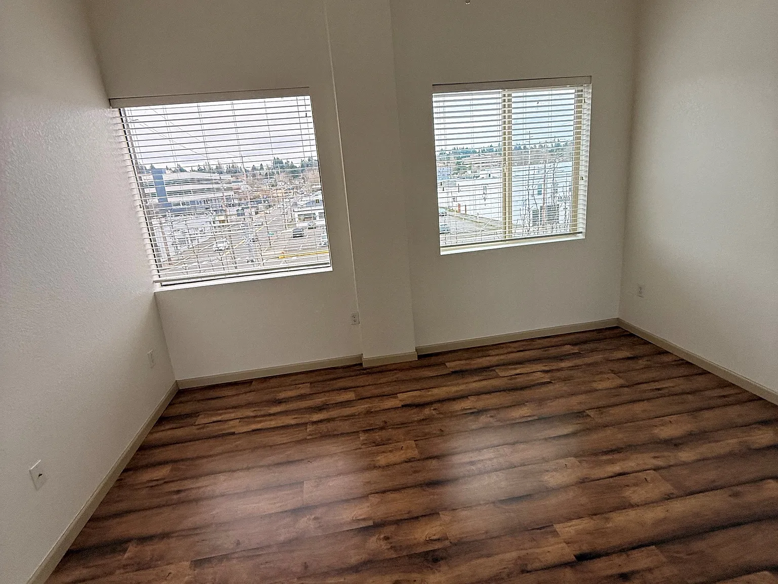 406 Legion Way Southeast — Photo 3