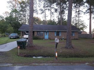 27 Denton St, Hazlehurst, GA 31539