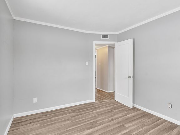 2nd image of 41 Lynbrook Ave