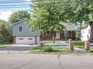 903 W Duncan Dr, Savannah, MO 64485