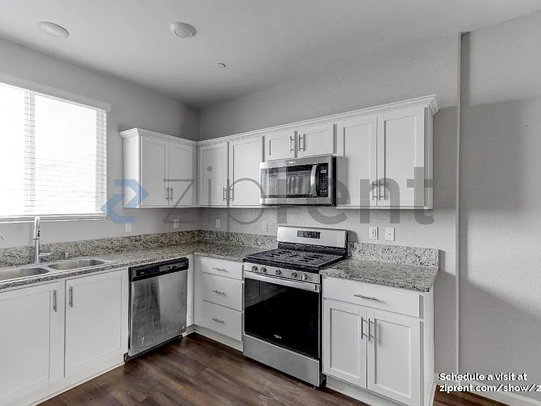 174 Sullivan Dr — Photo 5