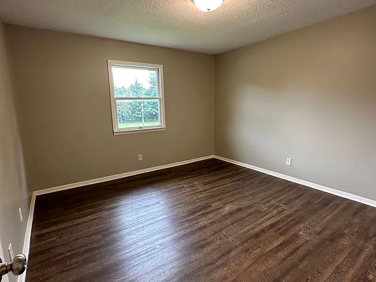 4178 4192 Street Rd #10 — Photo 6