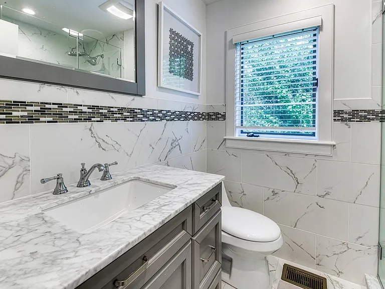 229 W Lake Dr — Photo 16
