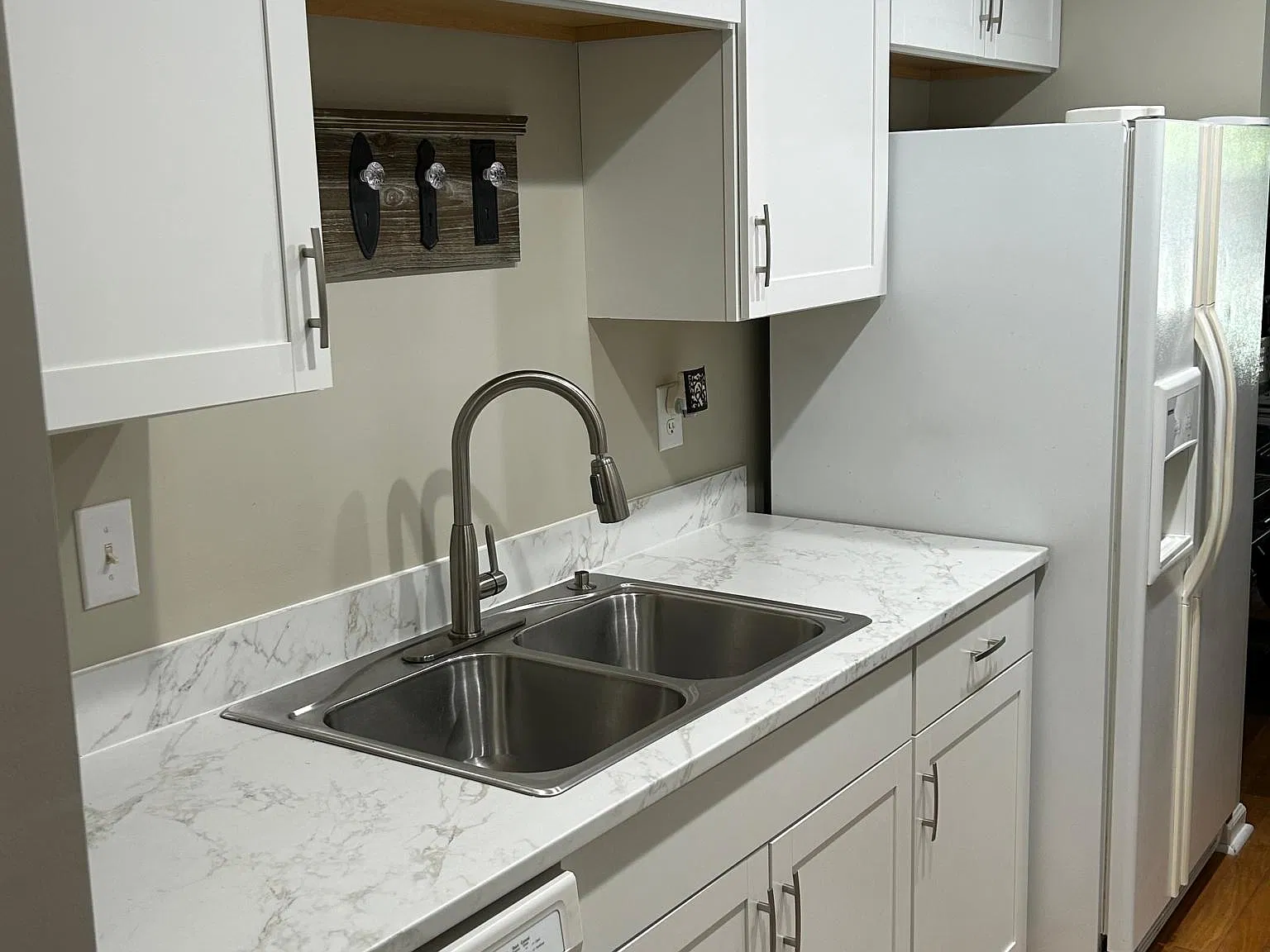 1285 Apex Ln — Photo 3