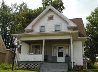 138 Cedar Ave, Galesburg, IL 61401