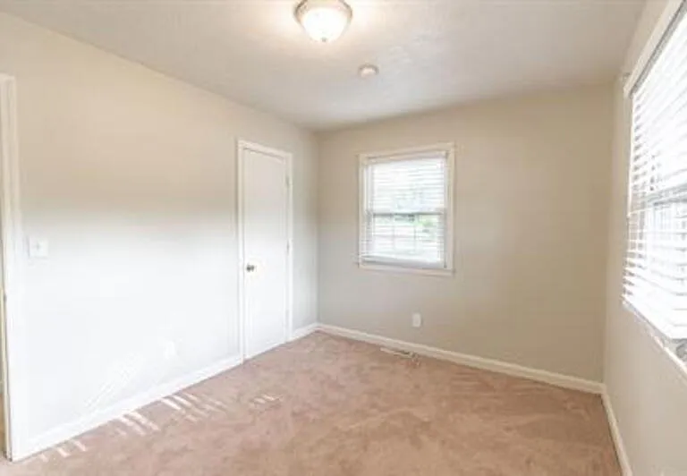 205 N Glover St — Photo 40