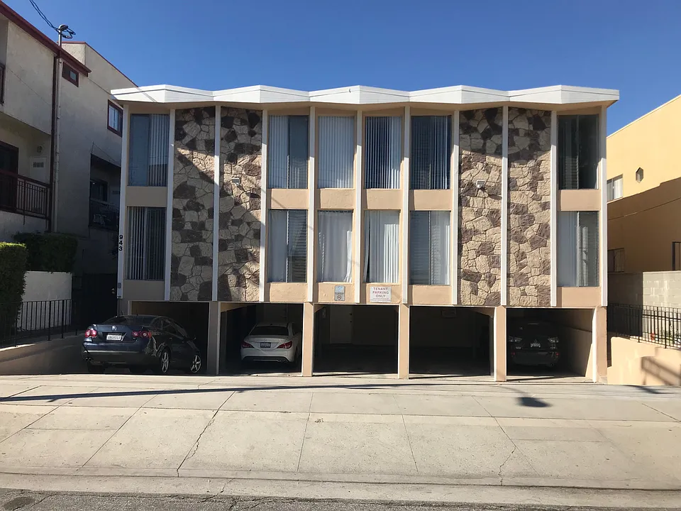 943 N Louise St #3