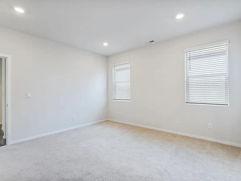 11604 NE 16th St — Photo 13