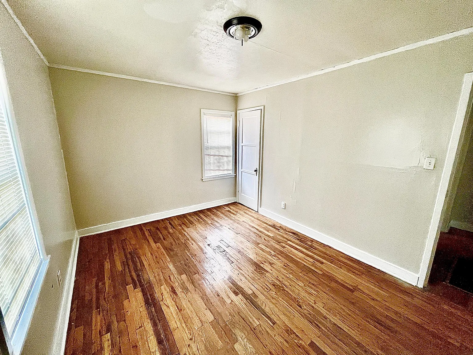 3 bed, 1.5 bath, 1500 sqft, $1,100 — Photo 4