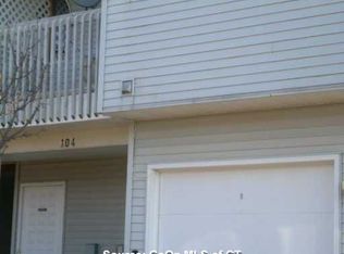 104 Staffordshire Commons Dr, Wallingford, CT 06492