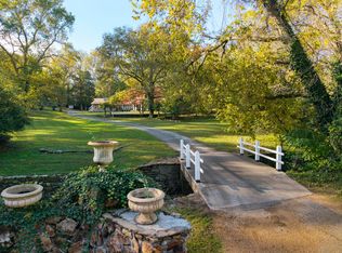 2801 S Lone Pine Ave, Springfield, MO 65804