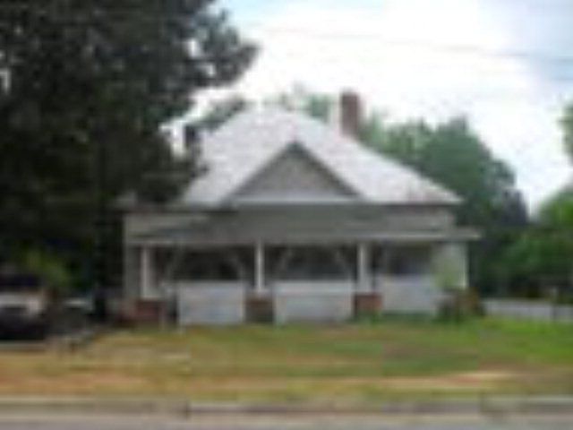 2nd image of 500 Oakwood Ave