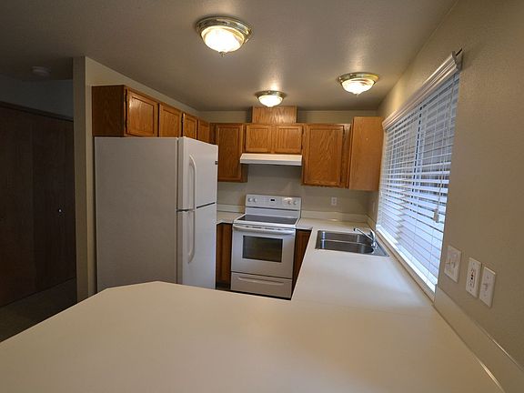 4th image of 3201 32nd Street Pl SE