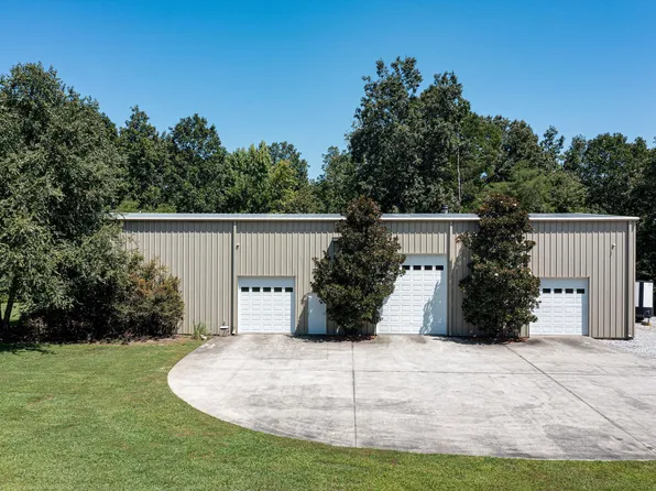 9758 Hamby Rd, Soddy Daisy, TN 37379