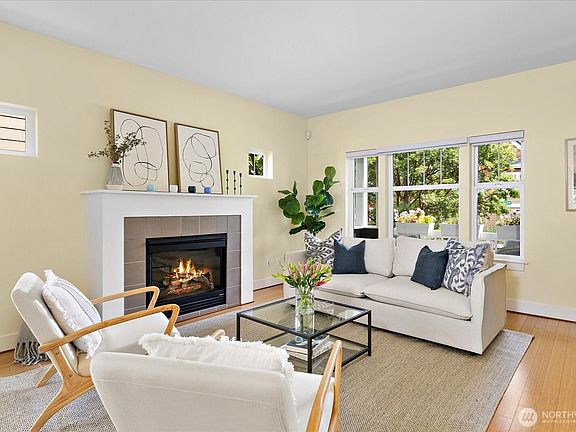 3rd image of 5925 31st Avenue SW