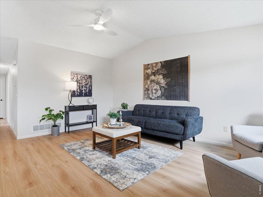 1319 Edwina Pl