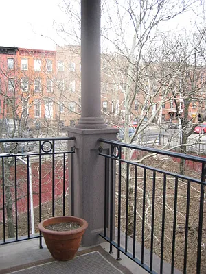 Sold by Vita Realty | media 12