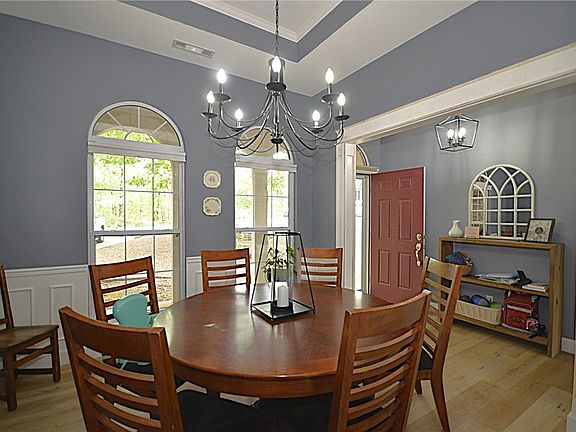 4th image of 3 Evelynia Cir