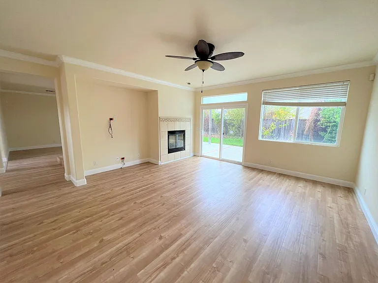 10413 Bunker Ln — Photo 8
