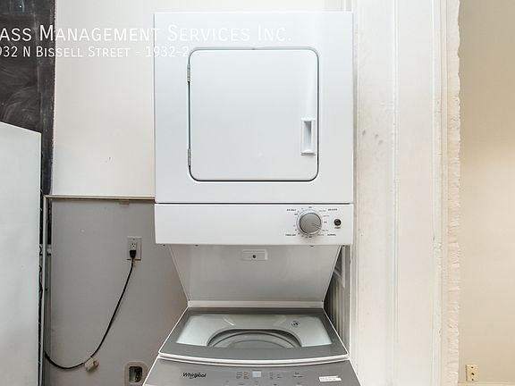 3rd image of 1932 N Bissell St #2