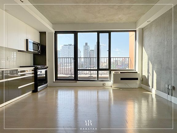 3rd image of 255 E 138th St #601