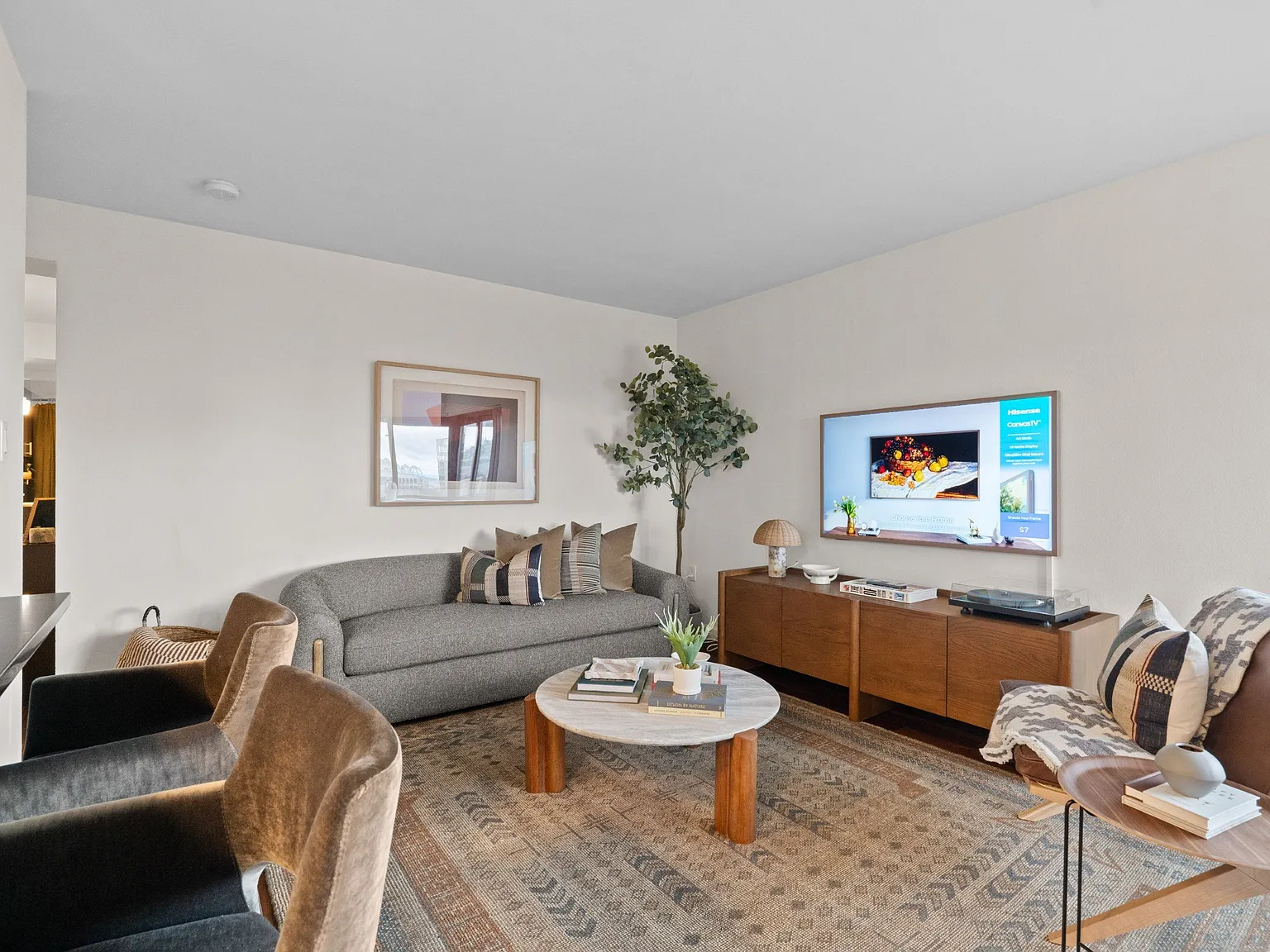 Skye Apartments — Photo 3