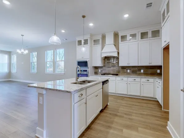 6015 Bloom St, Rockvale, TN 37153