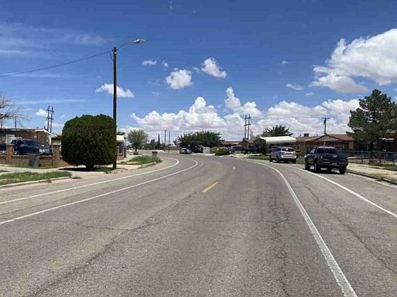 Exterior Neighborhood (street photo)