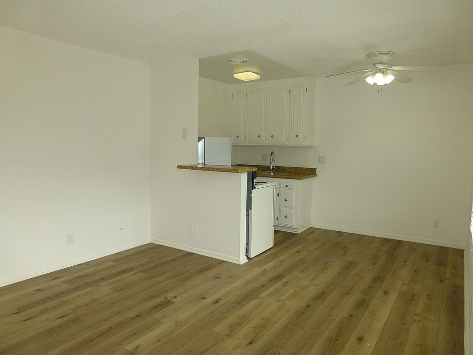 1st image of 501 Venice Blvd APT 28