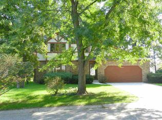 1840 Forest Edge Dr, Mishawaka, IN