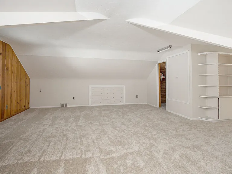 8310 Salisbury Dr — Photo 25