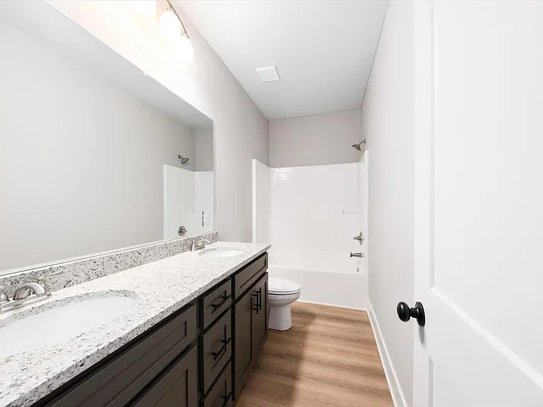 202 Railroad St — Photo 11