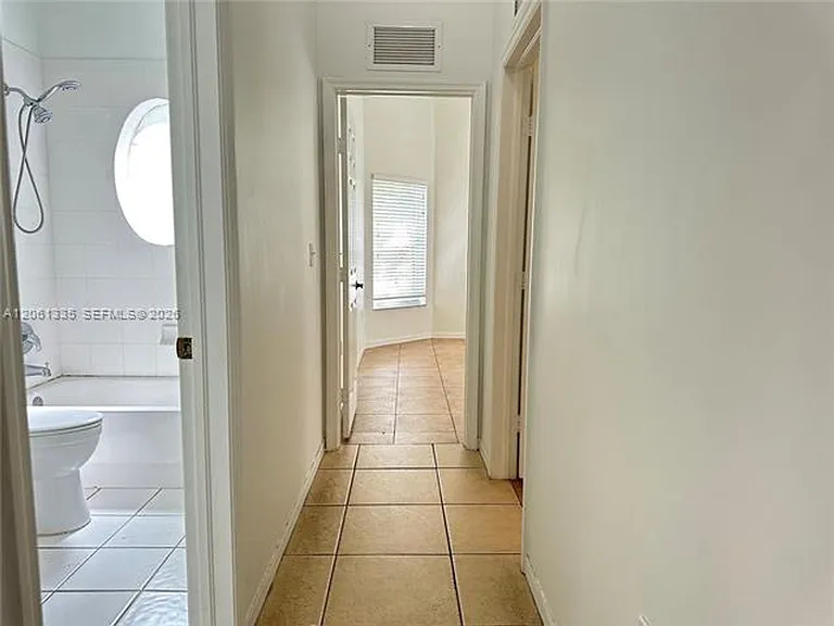 1721 SE 17th Ave #1721 — Photo 11