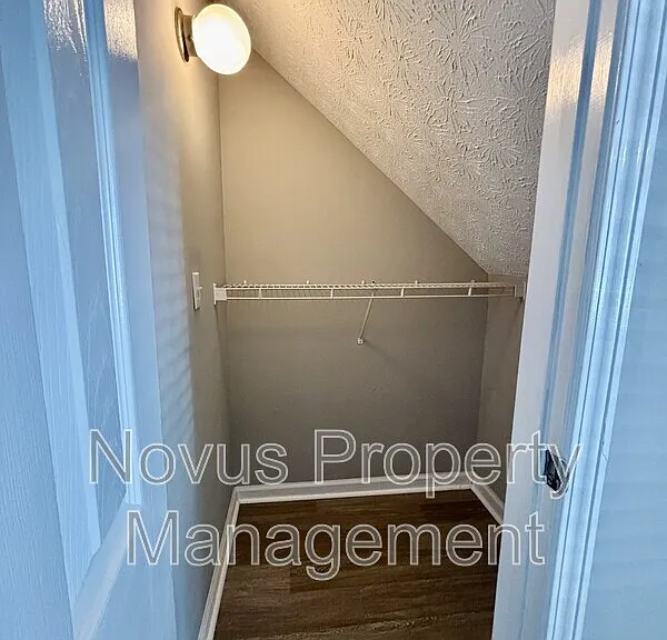 515 Lawson St — Photo 10