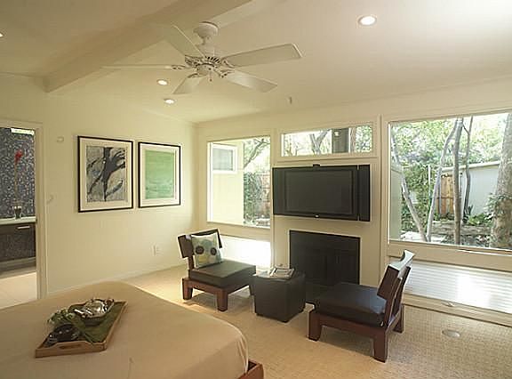 4th image of 4119 Highgrove Dr