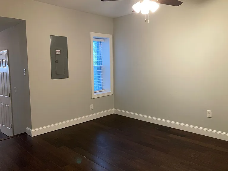 2225 W Thompson Street — Photo 6